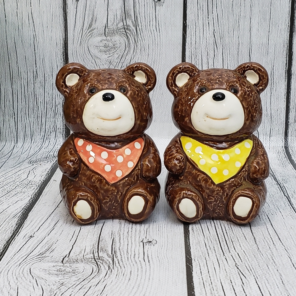 Vintage Otagiri 1983 Brown Teddy Bear with Bandana Salt and Pepper Shaker